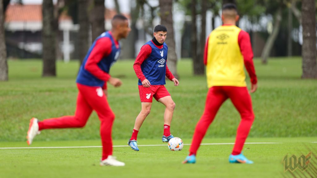 Esquivel - Foto: José Tramontin/athletico.com.br