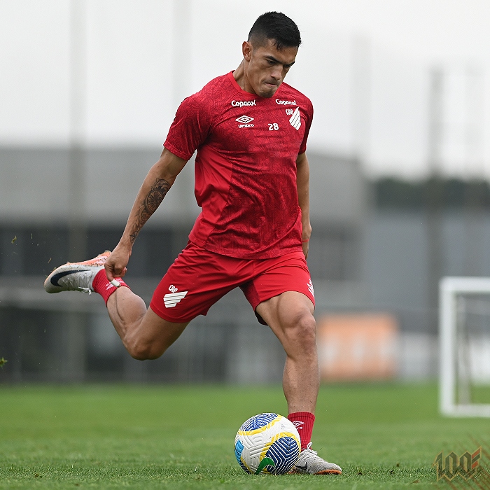 Cuello, do Athletico-PR à caminho do Atlético-MG? Foto: Gustavo Oliveira/ Athletico