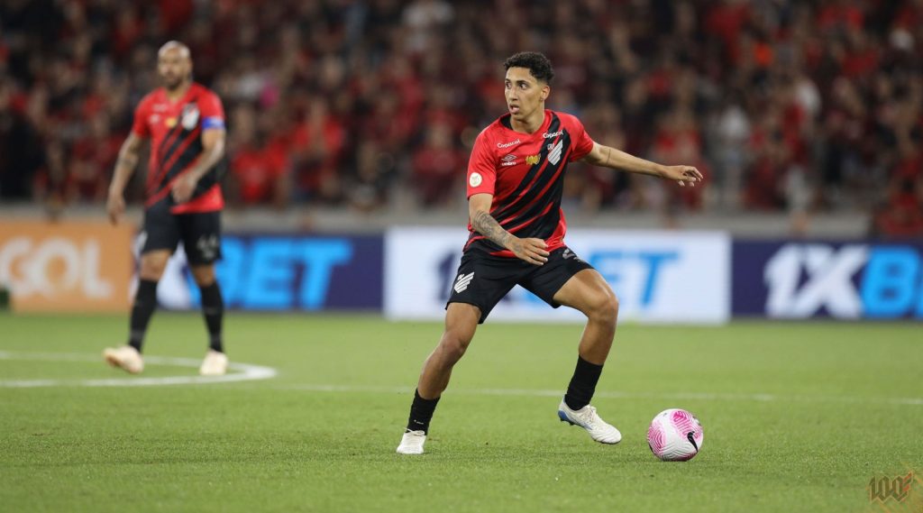 Felipinho também pegou 10 jogos - Foto: José Tramontin/athletico.com.br