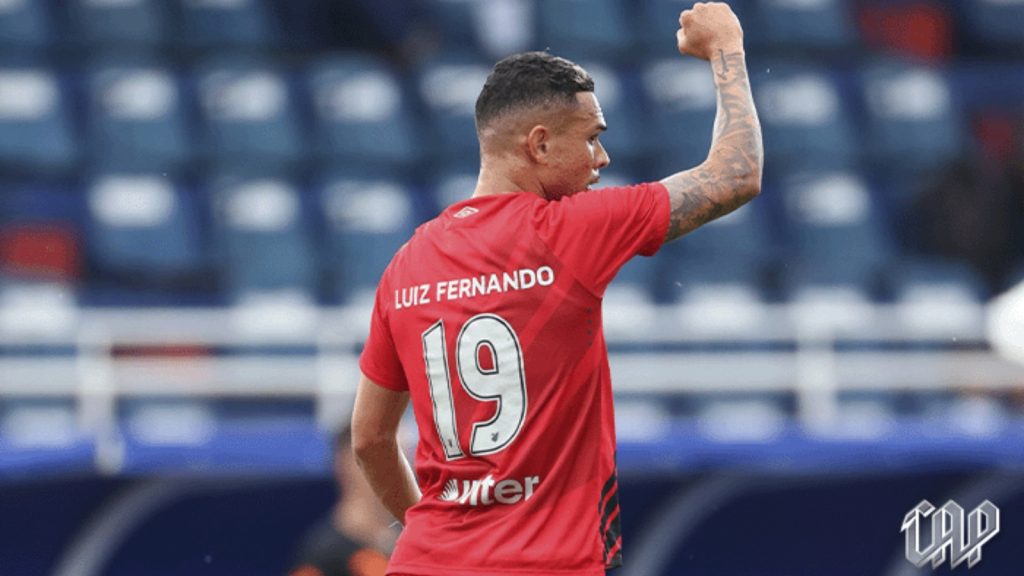 Luiz Fernando pode jogar de falso 9 em Azuriz x Athletico-PR. Foto: José Tramontin/athletico.com.br