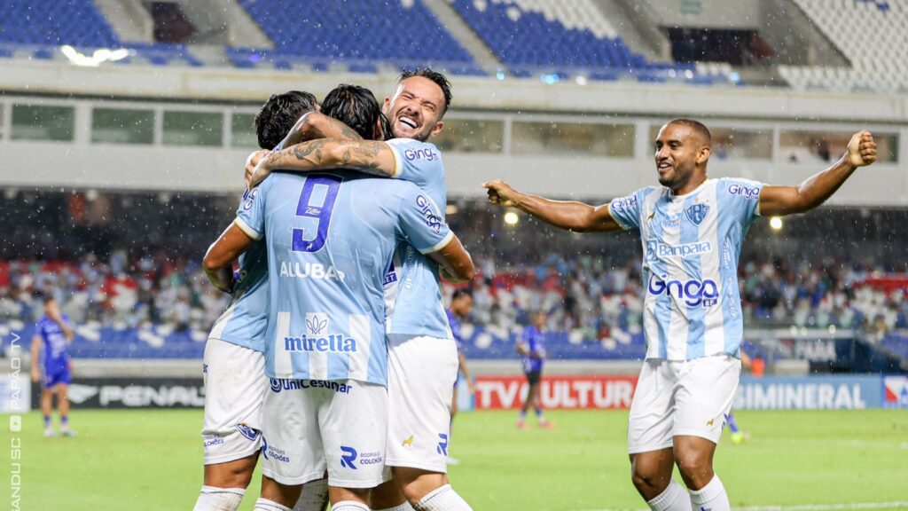 Paysandu venceo o Águia de Marabá. Rossi e Nicolas comemoram gol. Jorge Luís Totti/ Paysandu