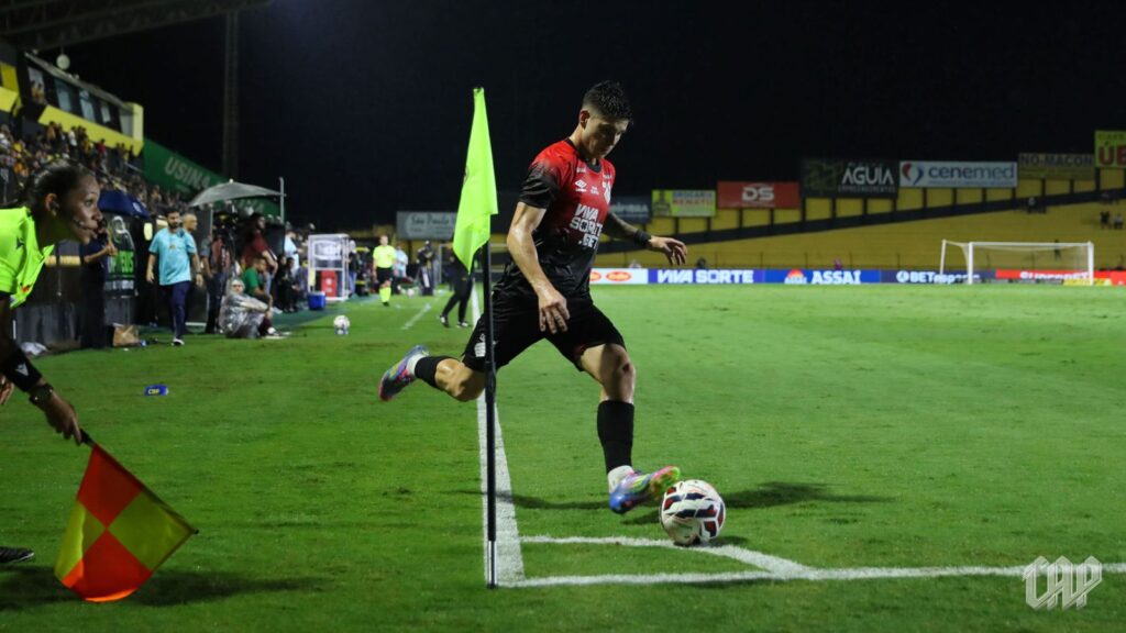 Zapelli pelo Athletico-PR (Foto: José Tramontin/athletico.com.br)