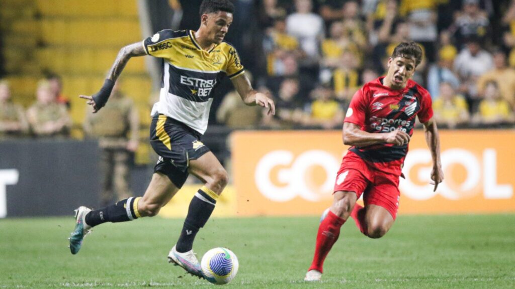 Athletico-PR joga contra Criciúma (Foto: Icon Sport)