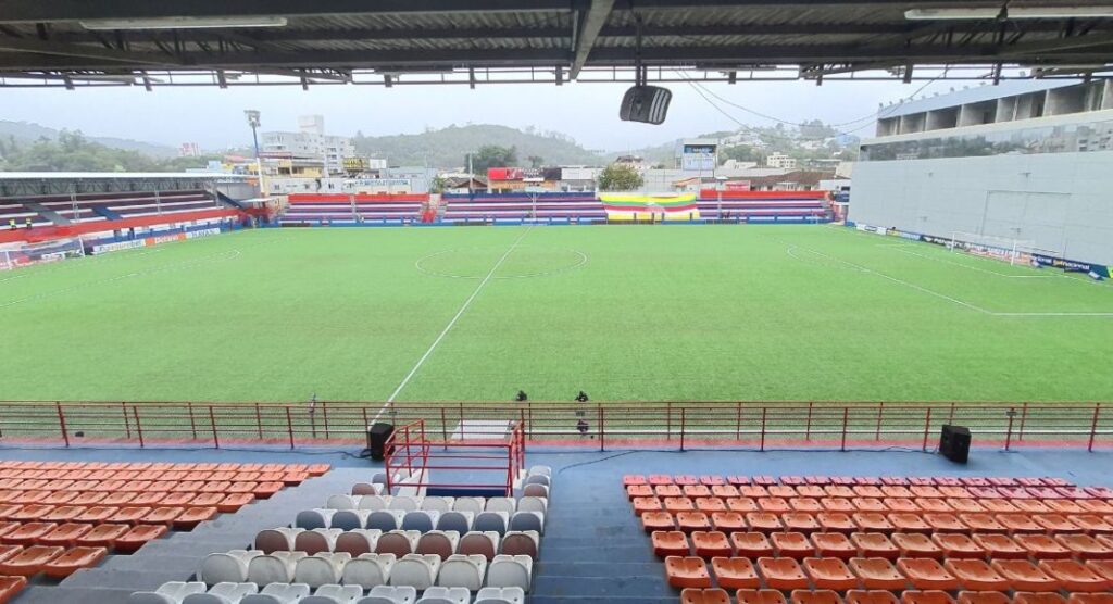Estádio Augusto Bauer tem capacidade para 10 mil torcedores. Foto: João Vitor Roberge / O Município