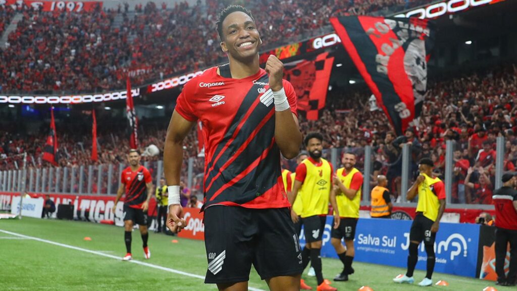 Athletico-PR olha Palacios com outros olhos (Foto: Divulgação/Athletico)