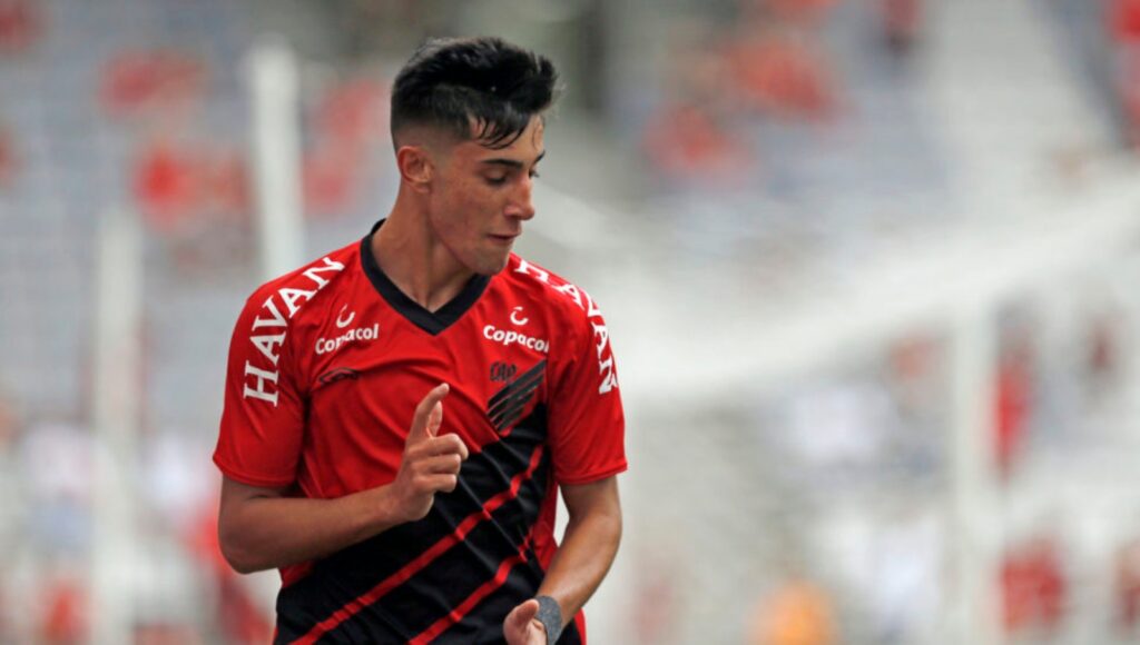 Athletico-PR toma 'lei do ex' - Foto: Albari/Digital