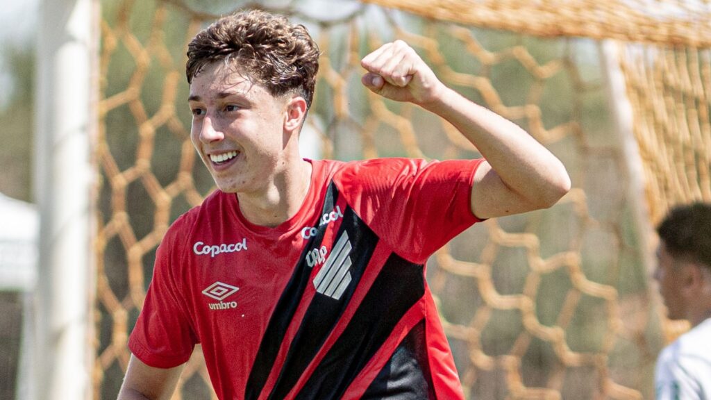 Athletico-PR é campeão sub-15 da Alcans Cup (Foto: Raul Ramos/athletico.com.br)