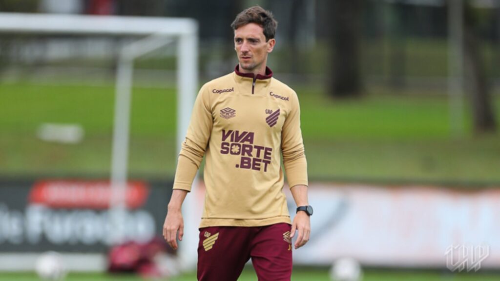 João Correia muda planos do Athletico-PR (Foto: Duda Matoso/athletico.com.br)