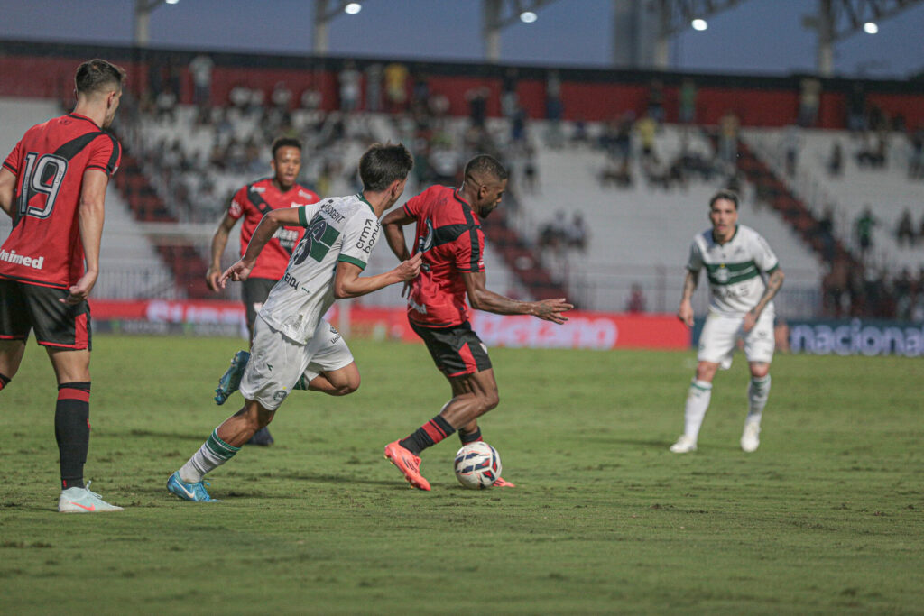 Atlético-GO x Coritiba. Foto: Flickr/Atlético-GO