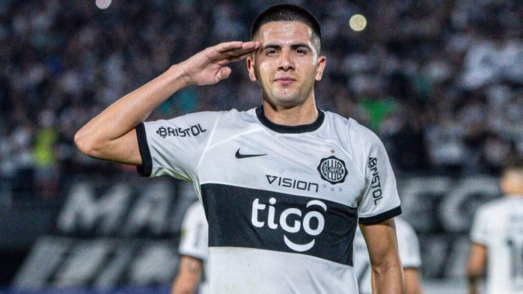 Gamarra do Athletico-PR para Olimpia (Foto: Reprodução/Redes Sociais)