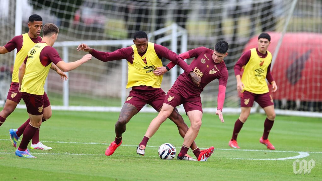 Athletico-PR em jogo-treino com Sub-20 (Foto: José Tramontin/athletico.com.br)
