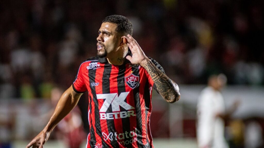 Athletico-PR fica longe de Rato (Foto: Vitor Ferreira/ EC Vitória)