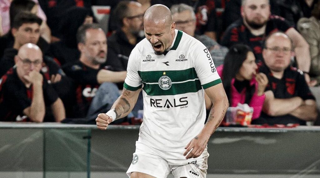 Athletico-PR x Coritiba (Foto: @menesesfoto)