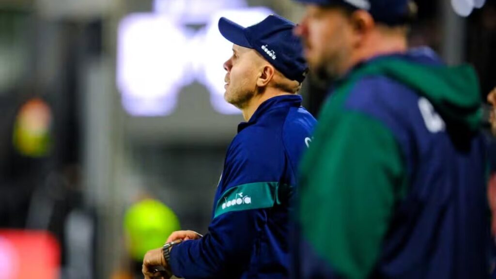 Coxa estabiliza com Mozart (Foto: Gabriel Thá/Coritiba)