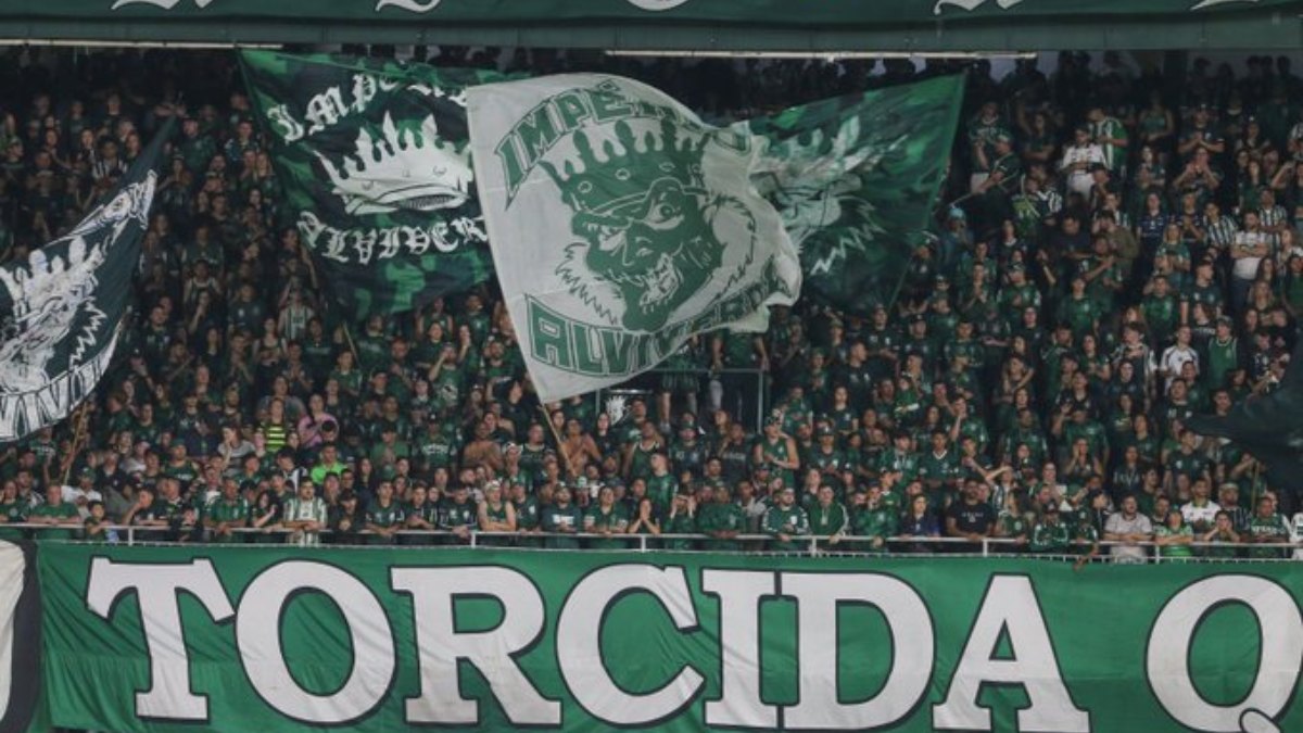Império volta aos jogos do Coritiba (Foto: Reprodução/Redes Sociais)