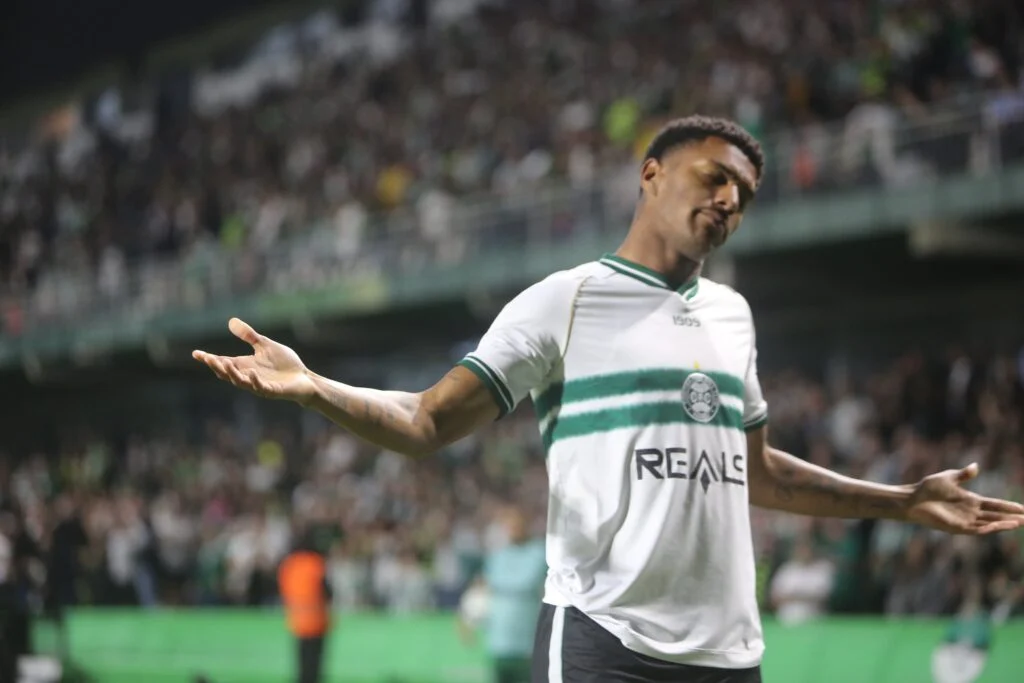 Em 2024, Brandão atuou entre os profissionais e foi titular em boa parte da Série B, anotando dois gols