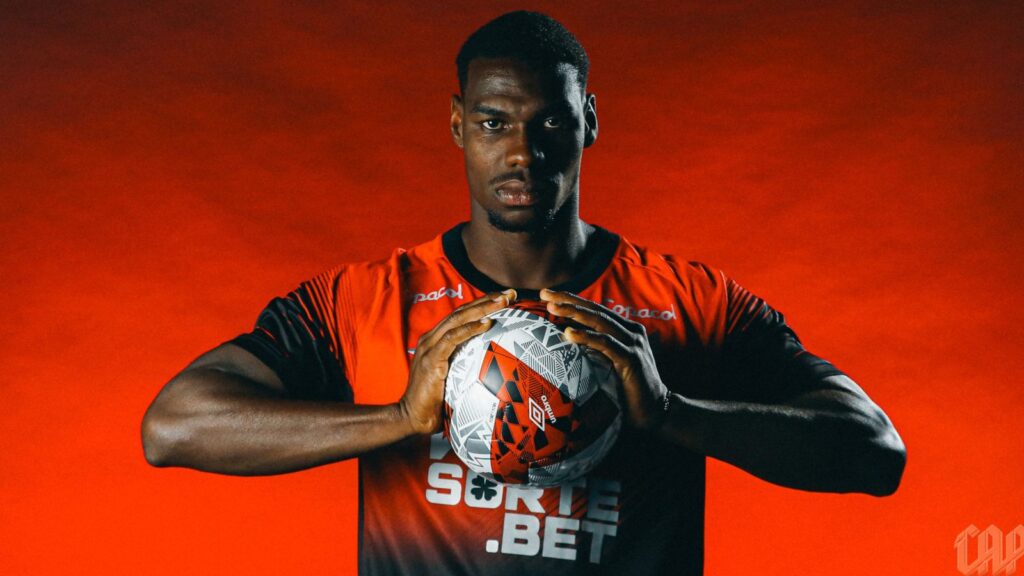 Athletico-PR apresenta Carlos Terán (Foto: Duda Matoso/athletico.com.br)