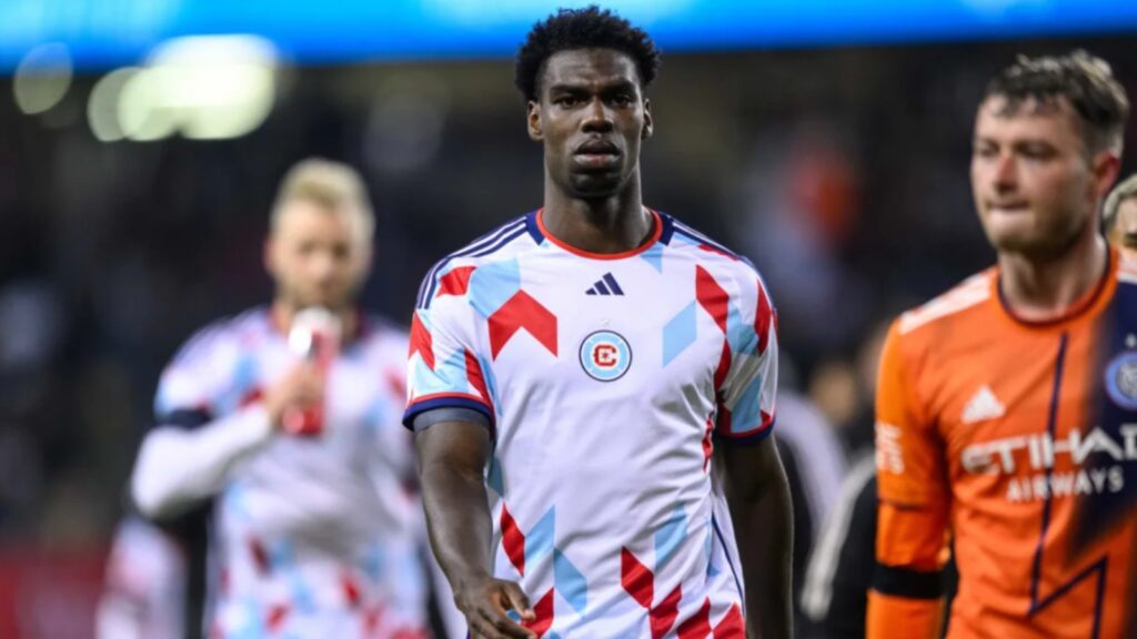 Athletico-PR busca contratar Carlos Terán (Foto: Divulgação/Chicago Fire)