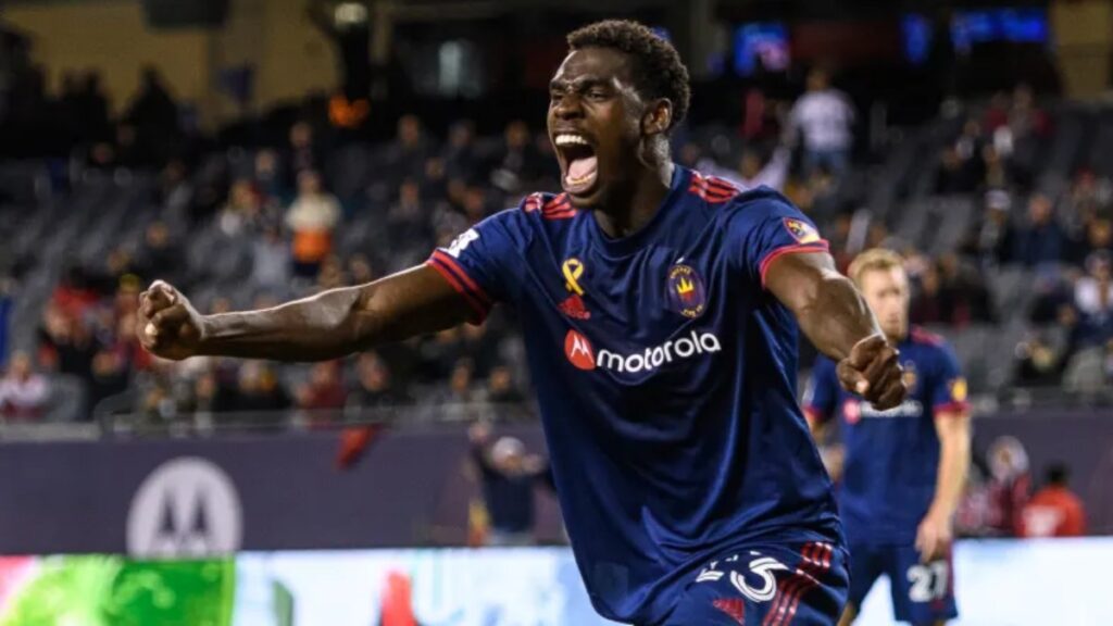 Athletico-PR busca contratar Carlos Terán (Foto: Divulgação/Chicago Fire)