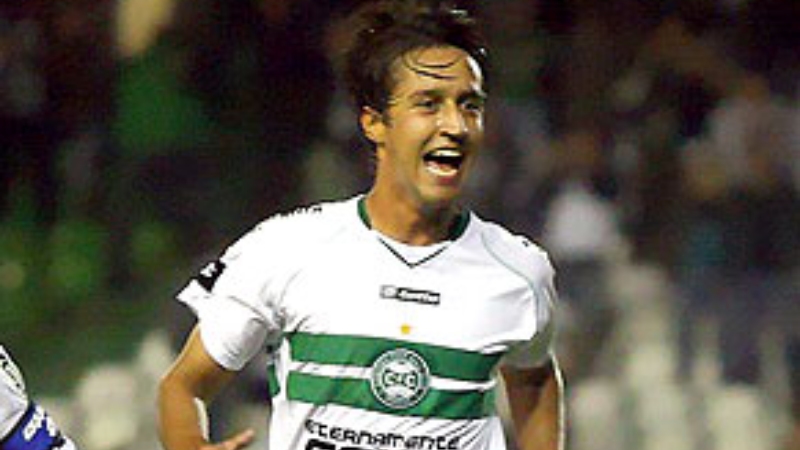 Coritiba vê Dirceu aposentar