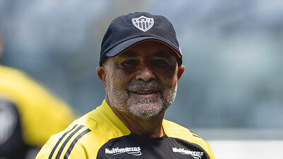 Meio-campista quer jogar com Sampaoli