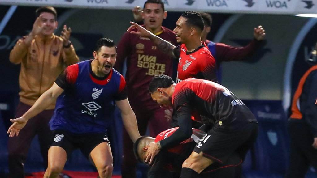 Athletico-PR x Coritiba tem protagonista: Odair Hellmann - (Foto: José Tramontin/athletico.com.br)