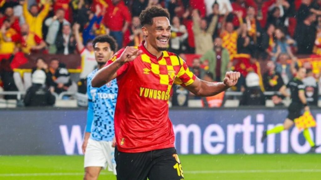 Athletico-PR lucra baixo em Emersonn (Foto: Reprodução/Redes Sociais)