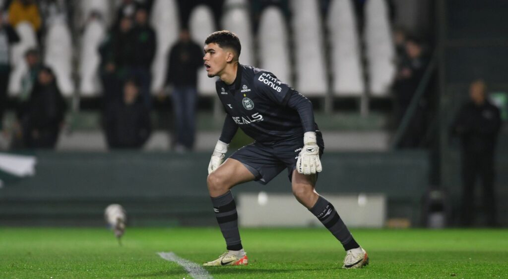 Pedro Morisco atrai atenção fora do Coritiba (Foto: Gustavo Oliveira/Coritiba)