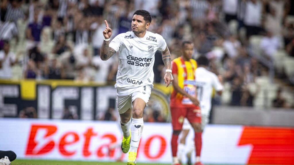 Galeano, atacante do Ceará