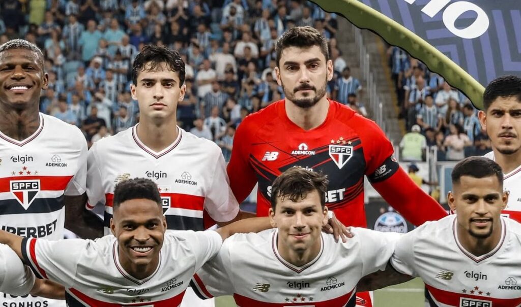 São Paulo é derrotado pelo Grêmio por 2x0. Foto: Rubens Chiri