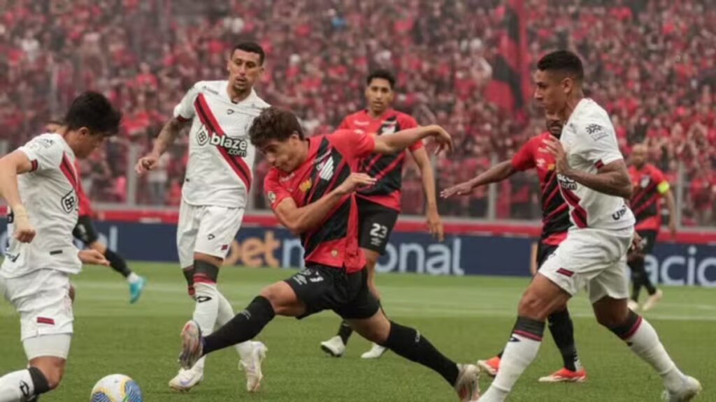 Athletico-PR x Atlético-GO pelo Brasileirão Série B (Foto: Reprodução/GE)