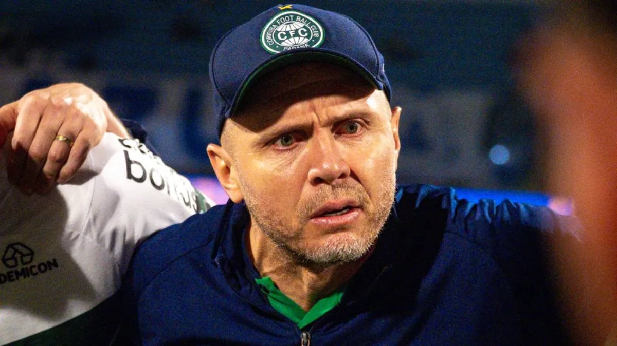 Mozart fala sobre vitória do Coritiba sobre Botafogo-SP (Foto: JP Pacheco)