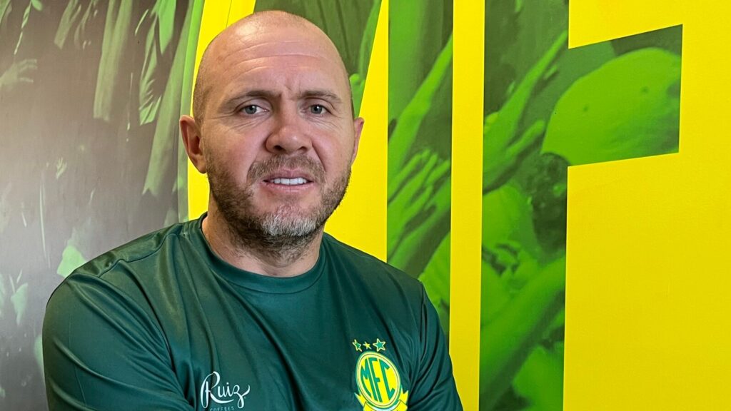 Foto do técnico Mozart no Mirassol