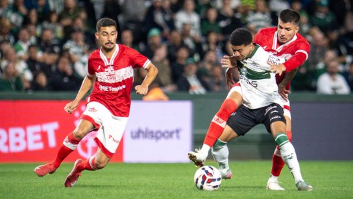 Coritiba empata com CRB em casa (Foto: JP Pacheco)